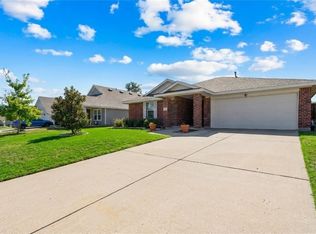 215 Willow Creek Ln, Terrell, TX 75160