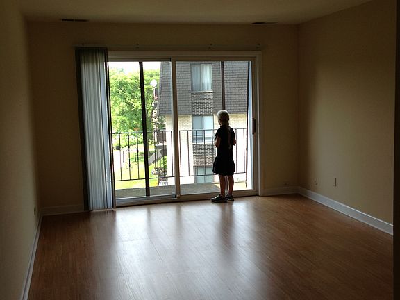 2nd image of 10711 5th Avenue Cut Off APT 411