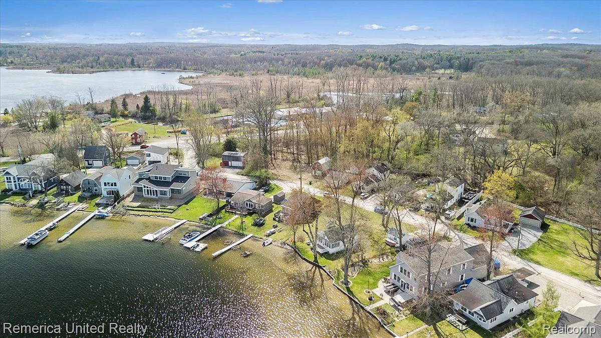 9623 Winston Rd photo 1