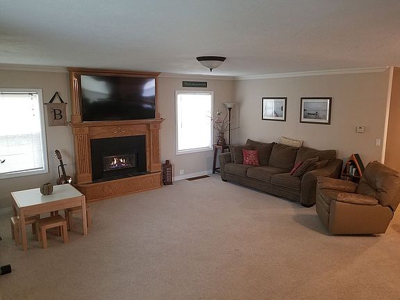 3rd image of 2421 Plaza Way