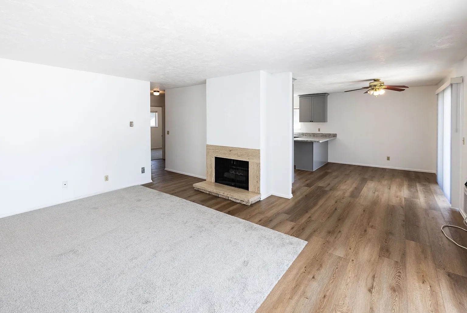 H716UG — Photo 2