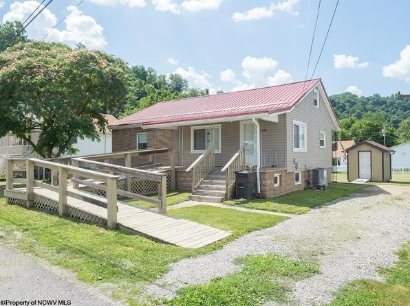 470 Miners Way, Granville, WV 26534