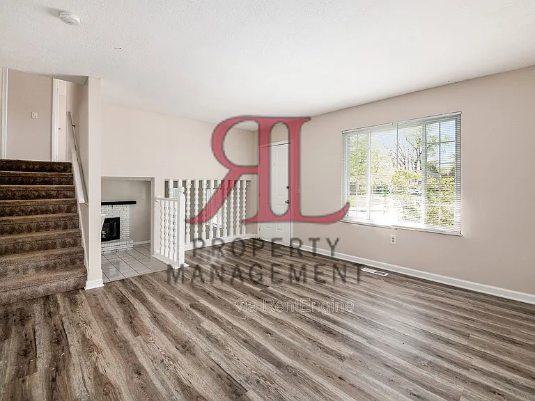4922 Dunlap Rd — Photo 4