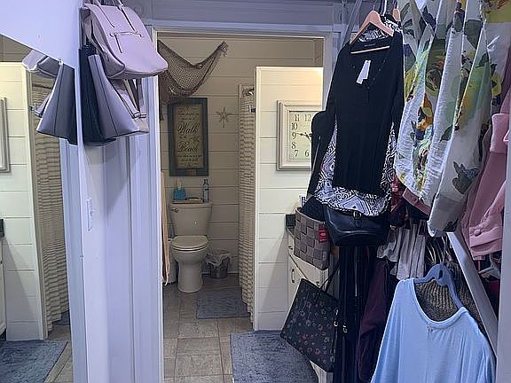 Master walk through closet