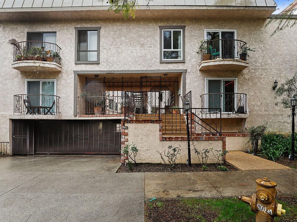 1st image of 1827 Greenfield Ave APT 205