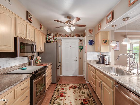 2nd image of 9504 W GLEN OAKS Circle