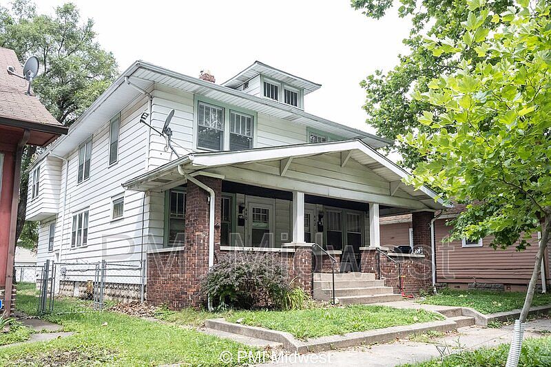 1st image of 440 N Gladstone Ave