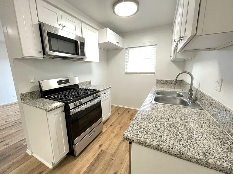 5555 Klump Ave — Photo 7