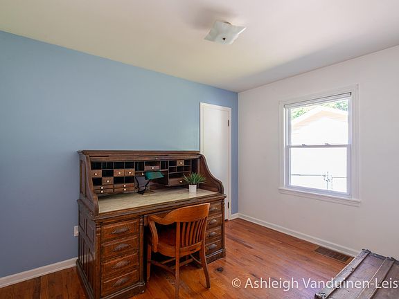 5th image of 1313 Herrick Ave NE