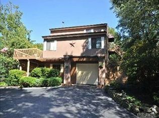 271 Kohr Rd, Kings Park, NY 11754