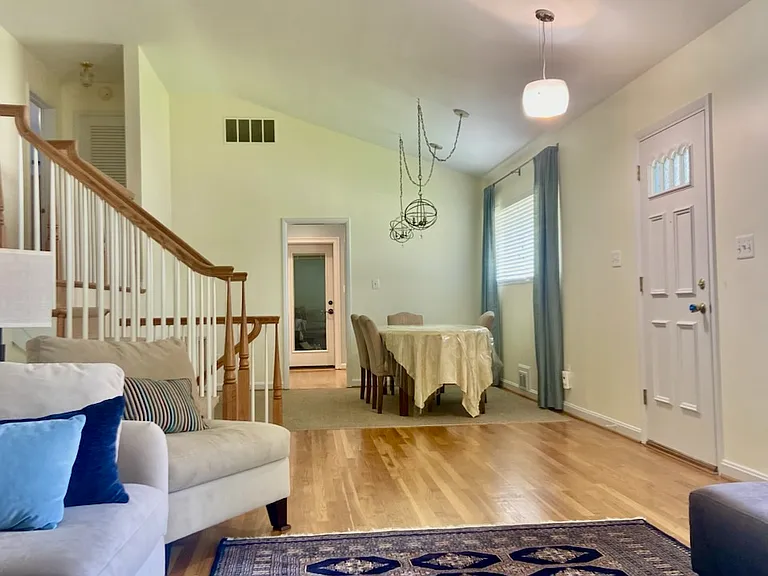 6207 Maiden Ln — Photo 10