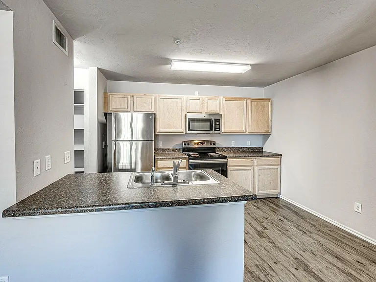 Classen Crossing - Norman-32