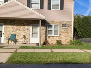 312 Scenic Ct #4, Slinger, WI 53086