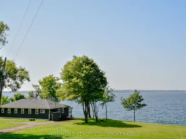 1686 Howe Island Dr, Frontenac Islands, ON K7G 2V6