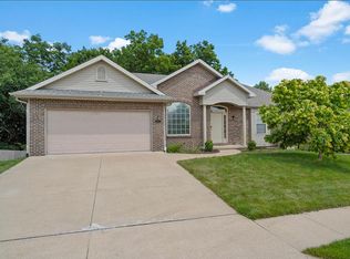 4008 Jungle Tree Dr #D, Columbia, MO 65202