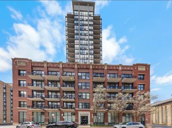 210 S Des Plaines Ave #1603, Chicago, IL 60661