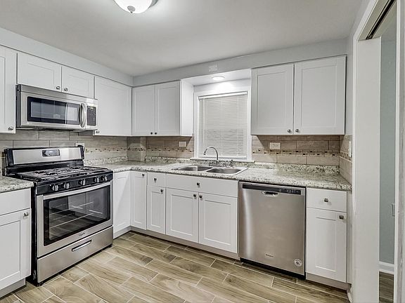 3rd image of 5151 W Agatite Ave #G