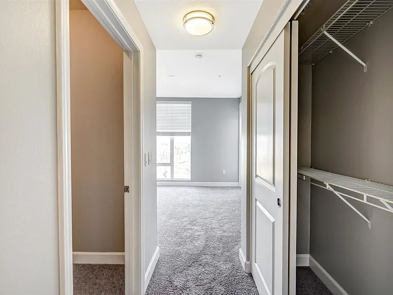 Stadium House Apartments — Photo 37