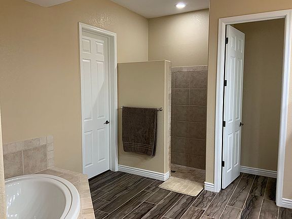 3rd image of 2743 Sidewheel Dr
