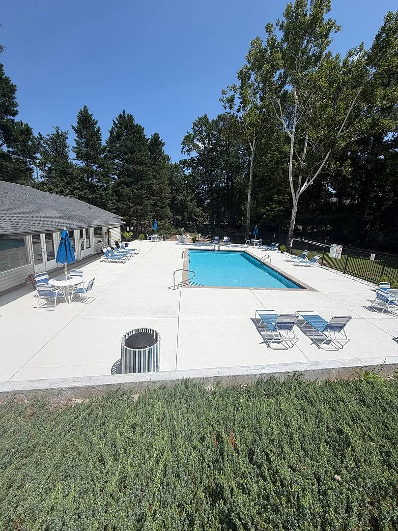 Remodeled Nw Raleigh 3 Bedroom Condo In Martinique--Swimming Pool- Updated Primary Bathroom — Photo 2