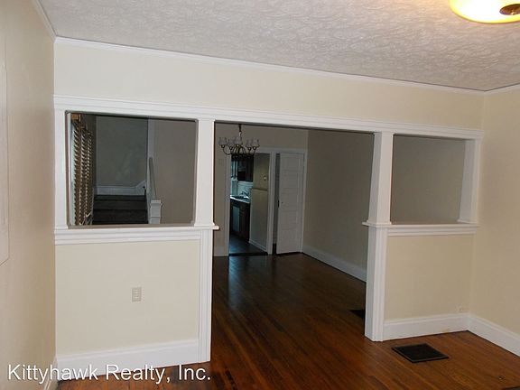 3rd image of 1200 Creighton Ave
