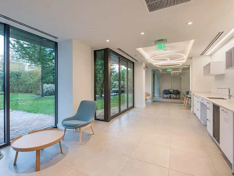 Carson Tower — Photo 3
