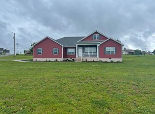317 Valley Green Dr, Hopkinsville, KY 42240