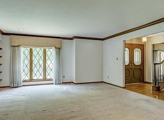 4th image of 3899 Holly Hills Blvd