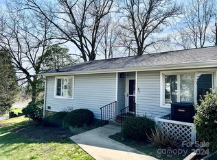 11 Hollybrook Dr, Asheville, NC 28803