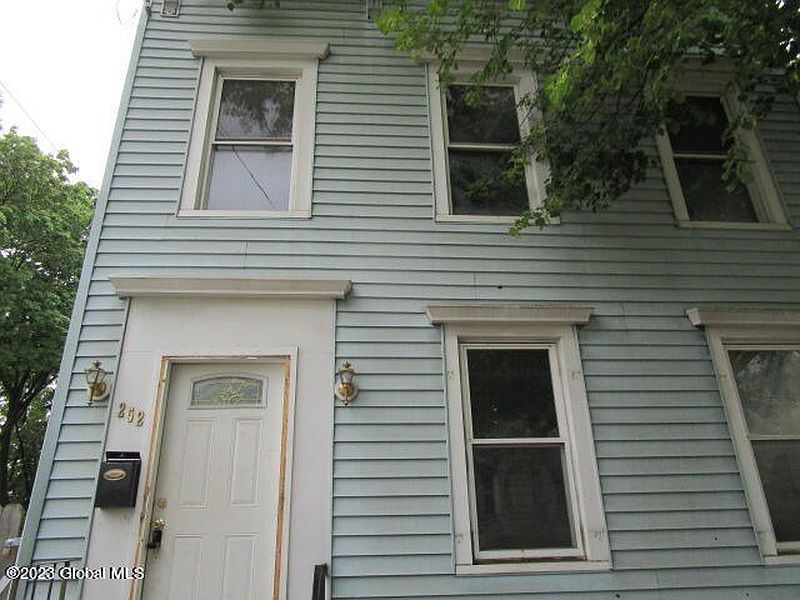 3rd image of 252 1st Street