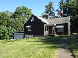1765 Hoffman Ave, Ellwood City, PA