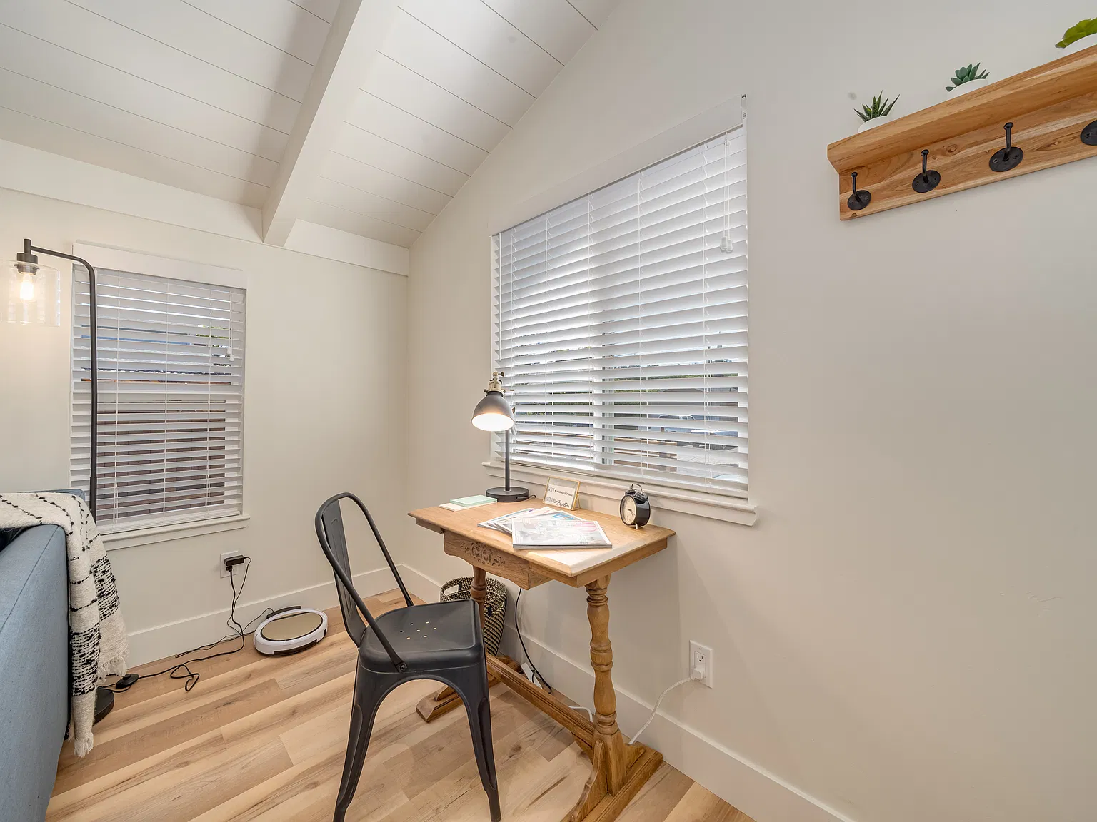 1 bed, 400 sqft, $2,500 — Photo 3
