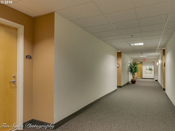 4th image of 300 W 8th St #E209