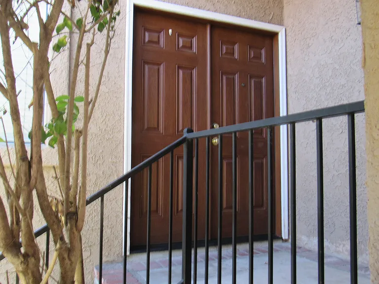 4820 Penrose Ave — Photo 7