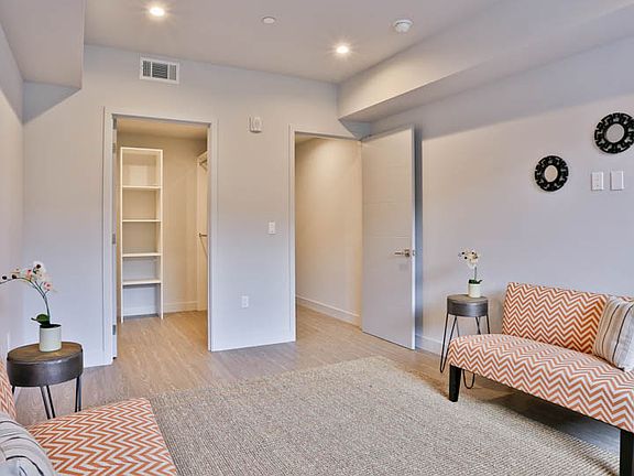 2nd image of 727 Wilcox Ave APT 402