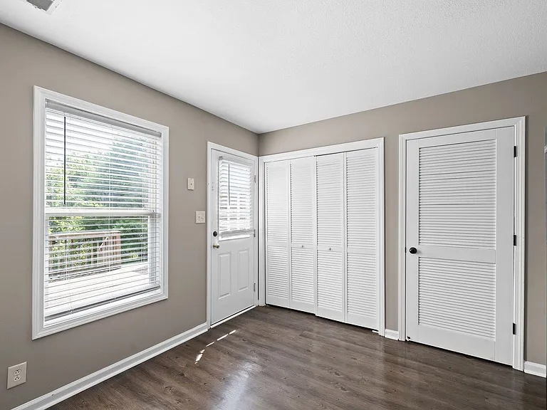 504 Patriot Park Ct — Photo 11