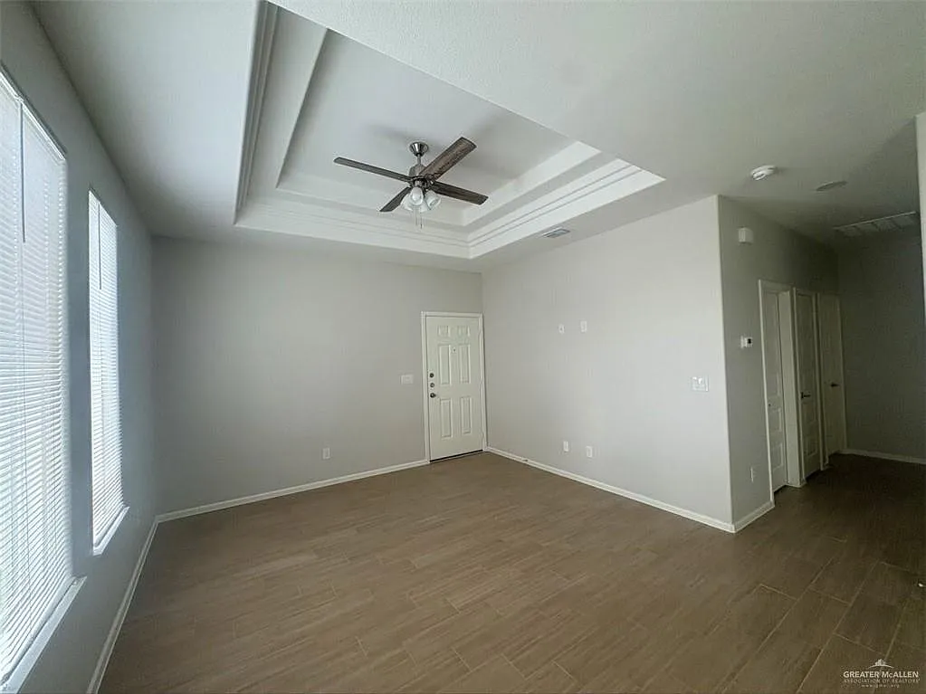 2 bed, 2.0 bath, 908 sqft, $1,075 — Photo 4