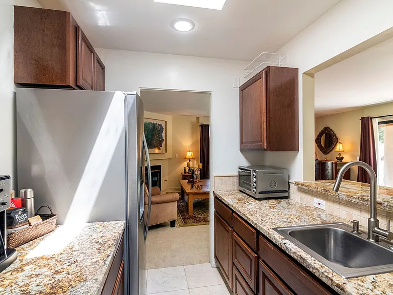 525 Las Palmas Dr — Photo 13