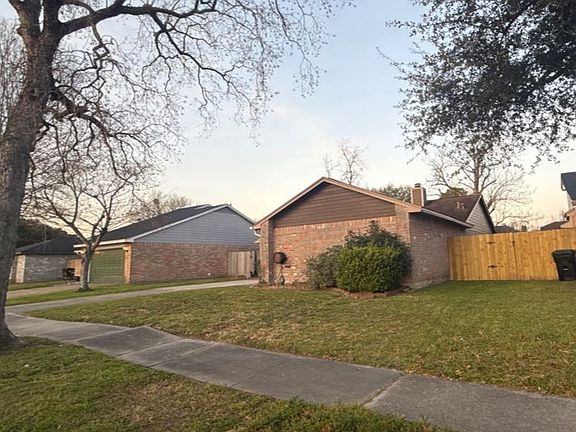 3rd image of 11427 Devencrest Dr