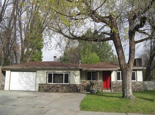 734 Pine Ridge Ave, Mount Shasta, CA 96067