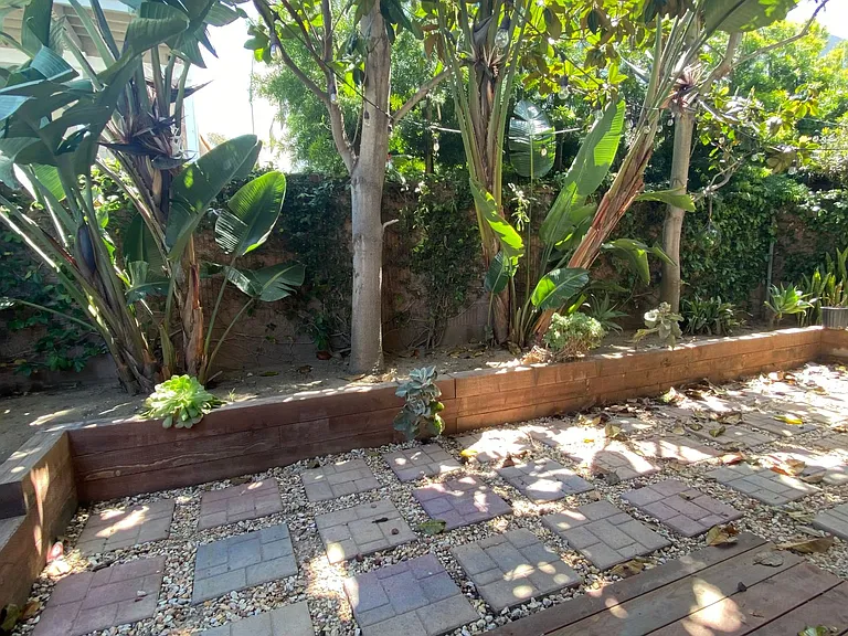 2438 Myrtle Ave — Photo 16