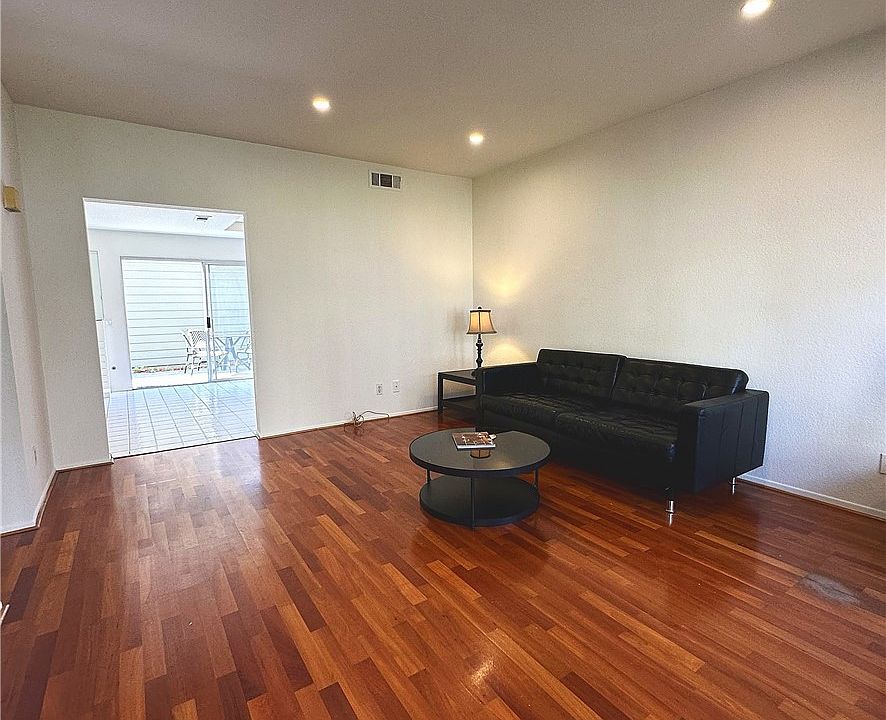 2nd image of 458 Monroe