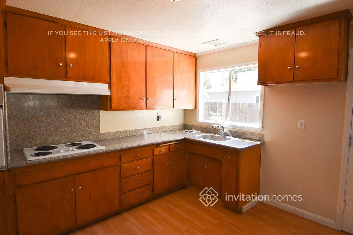 284 Yosemite Dr Pittsburg, CA 94565 — Photo 4