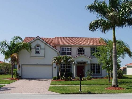 2nd image of 2267 Grove Dr