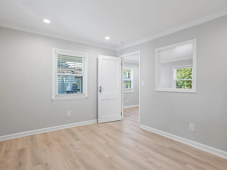 531 1/2 Pershing Dr — Photo 12