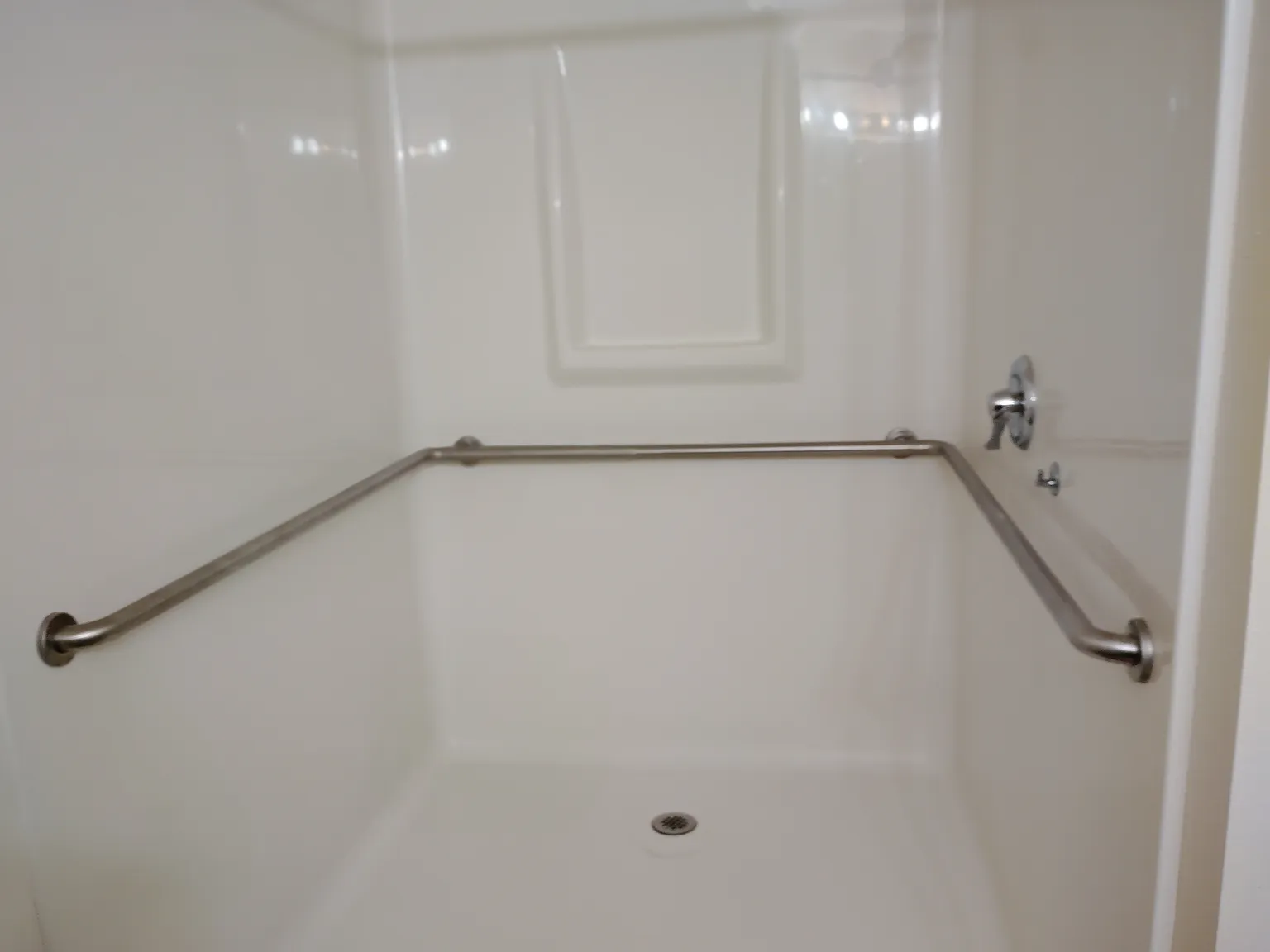 2 bed, 900 sqft, $1,607 — Photo 3
