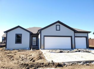 1229 SW Arborcrest Dr, Lees Summit, MO 64082