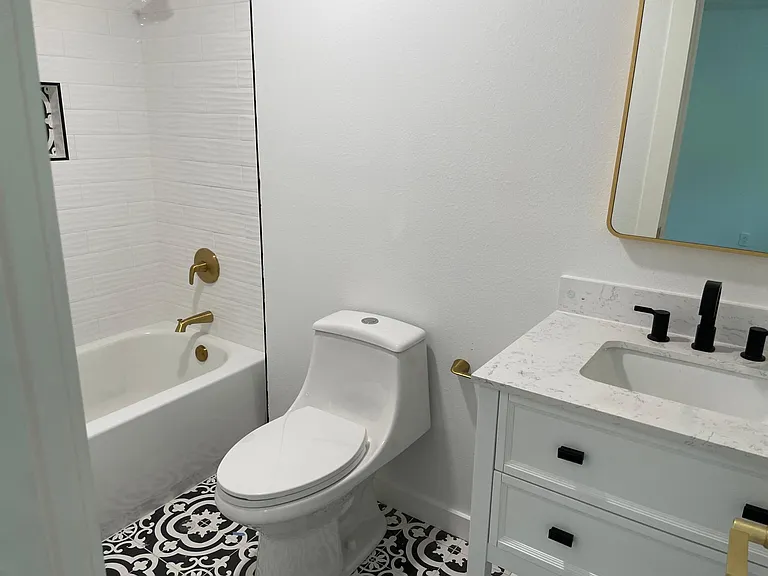 3210 Lamar St — Photo 8
