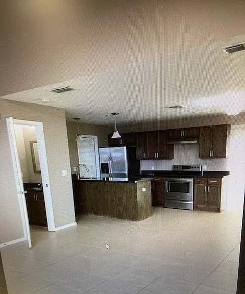 723 W Hill Dr #3 — Photo 3
