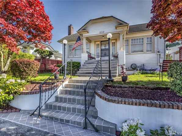 414 E Lawrence St, Mount Vernon, WA 98273